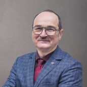 Сергей Николаев